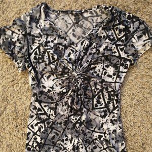 Daisy Fuentes - Size X Small - Short Sleeve Blouse